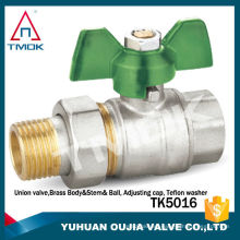 Válvula de bola de cobre amarillo de TMOK TK-5016 con junta de unión CW617n